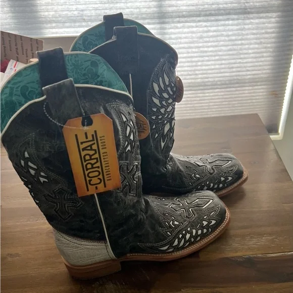 Corral Black and White Western Boots - Picture 3 of 6